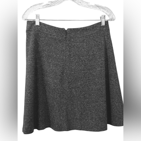 ✨Loft Skirt✨ - Picture 2 of 5